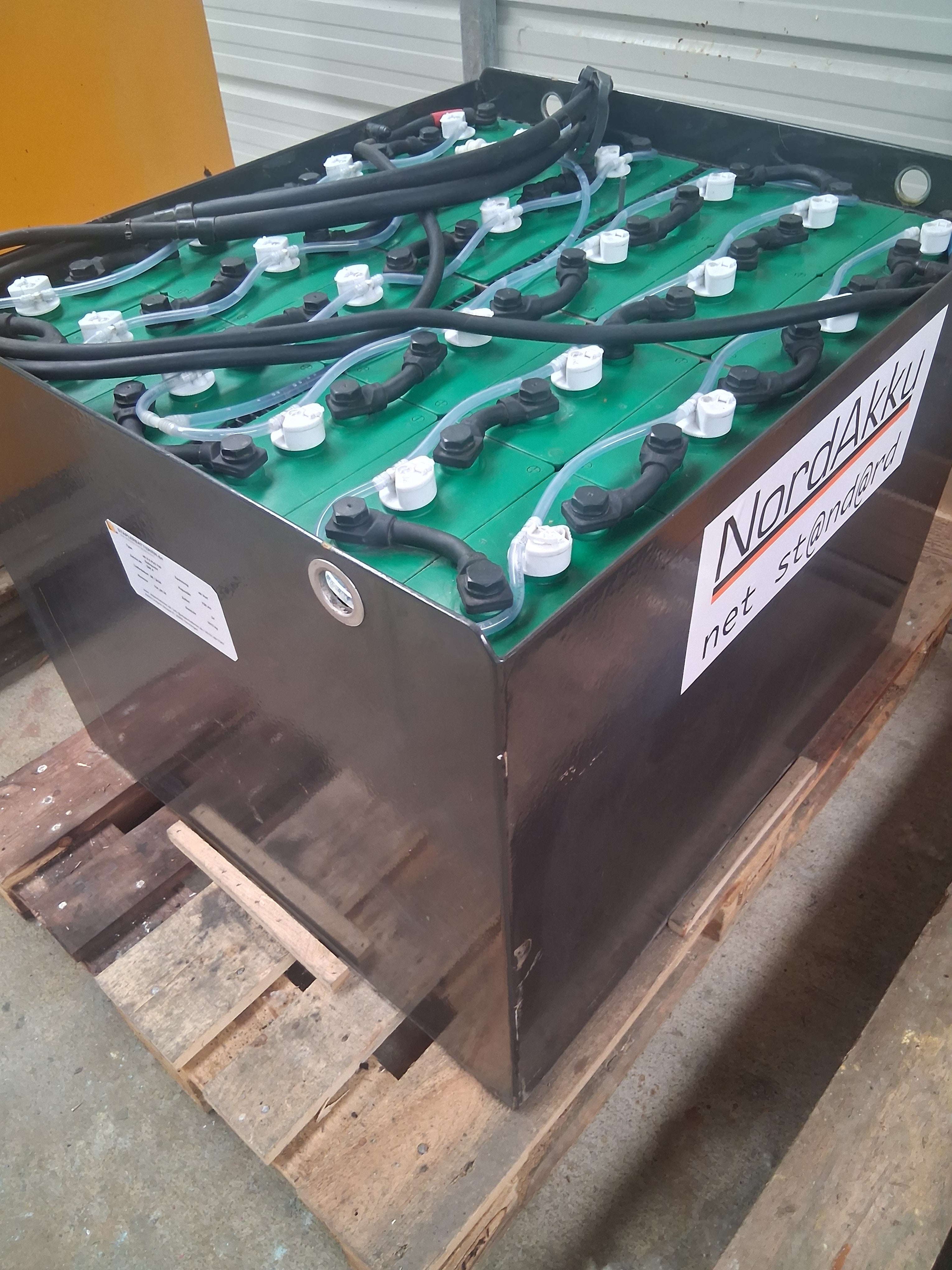Staplerbatterie 48V 6PzS 750AH (BJ 2024, 87% Restkapazität) (Kopie)